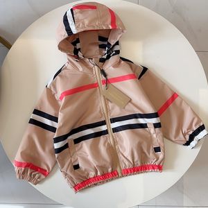 Baby Hooded Jacket Spring and Autumn Summer Sprint Jacket Luxury Jacket Högkvalitativ barnkläder med shorts High End Children's Sports Jacket