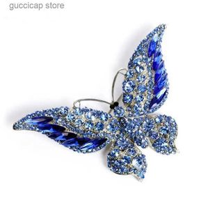 دبابيس دبابيس فاخرة كاملة Zircon Zircon Butterfly Brooch رائعة أزياء ملابس النساء للسيدات للسيدات فستان الحفلات الدبوس مجوهرات Y240329