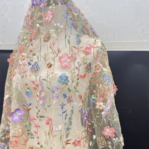 Tessuto Nuovo tessuto a fiori multicolor tessuto ricamato a rete 3D pizzo abbigliamento donna abito da sposa tessuto ricamato