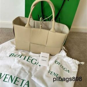 Высококачественные сумочки Arco Bottevenets Bags подлинные кожаные калию.100% использовали