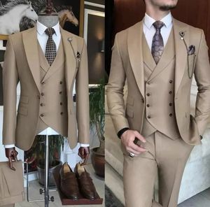 عمل Khaki الرسمي للرجال Slim Fit Suits 3 قطع العرس العريس Prom Terno Maschulino مخصص السترة سترة سترة بانتاس 240326