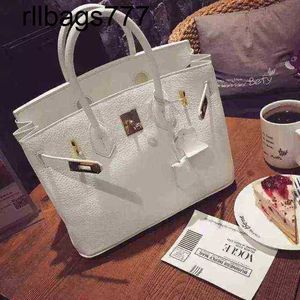 Bk designer bolsa de couro bolsa 2024 primavera e verão coreano moda creme branco lichia padrão platina celebridade senhora fivela bolsa