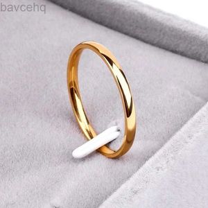 Bröllopsringar Ramos 2MMstainless Steel Rings Gold Color Anti-allergi Smidig Simple Wedding Couples Rings Bijouterie 24329