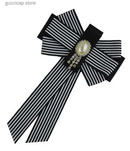 Bow Ties Nowy kęs Bow Retro Tassel Pearl Rhinestone Brooch Professional Bank Zestaw hotelowy Akcesoria na kołnierz High End Biżuteria Prezenty Y240329