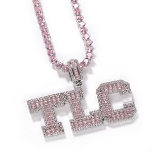 Ciondolo con collana con nome personalizzato con lettere solide Baguette rosa con catena da tennis Gioielli personalizzati ghiacciati220F