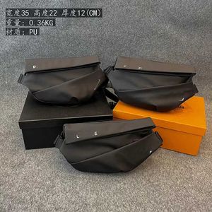 Bolsa de designer 2024 bolsas simples e elegante peito de cor sólida para homens e mulheres na moda marca casual volta diferença ciclismo esportes um ombro crossbody