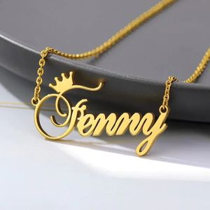Anpassat namn halsband för kvinnor personlig krona kursiv teckensnitt guld rostfritt stål brev hänge choker smycken födelsedagspresent 240321