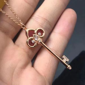 Chokers Hot Sale Designer Lucky Key Necklace Ladies Pendant Full Diamond Collone Chain Textured CollarBone Chain Exquisite Present Persona