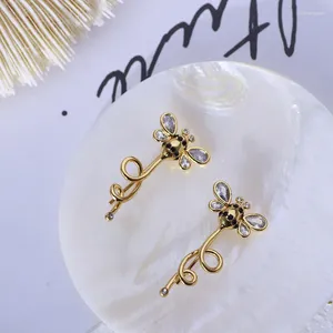 Brincos pendurados europeu e americano elegante doce moda pequena abelha incrustada gema tridimensional japonês coreano feminino