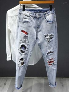 Dżinsy męskie rozryte spodnie Slim Fit Man Cowboy Pants rozdarte z kryształami chude gotyckie łamane dziury hip -hopowe graficzna ciasna rura