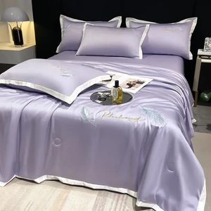 Luxury Summer Ice Cool Quilt High End Brodery Thin Quilt Mechanical Wash Air Conditioner Cozy Comforter Set eller Travel Filt 240318