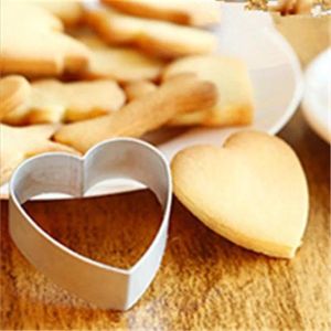 Baking Moulds ! 1pc Love"Heart" Shape Aluminum Biscuit Mould Bakeware Fondant Cake Mold DIY Sugarcraft 3D Pastry Cookie Cutters