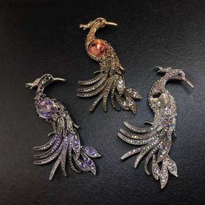 Pimler Broşes Klasik Vintage Peacock Broşı Kaçak Renkli Rhinestones Moda Art Deco Büyük Broş Lüks Takı Aksesuarları Y240329