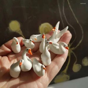 Estatuetas decorativas 10 unidades/cisnes brancos/miniaturas animais/fofo/fada gnome de jardim/decoração de terrário de musgo/artesanato/estatueta de bonsai/casa de boneca diy