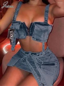 Arbetsklänningar Jokaa Blue Denim Tvådelar Set Women Sexiga Multi Pockets Zip Spaghetti Strap Crop Tops och minikjol Matchande 2024 Streetwear