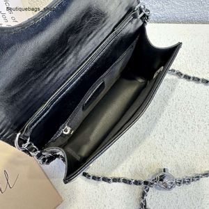 Shoulder Bag Brand Discount High Lingge Bag for Womens New Trendy Handbag Crossbody