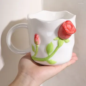 Muggar Personlig keramisk kaffemugg med 3D Rose -mönster Utsökta Tea Cup Christmas Birthning Surprise For Women Home Drinkware