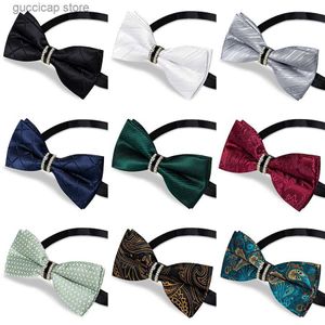 Bow Ties Mens Bow Tie Polyester Butterfly Cravat 솔리드 격자 무늬 블랙 블루 붉은 녹색 턱시도 수트 액세서리 손수건 커프 단추 Y240329