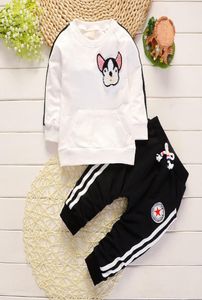 Vestiti del neonato Primavera Autunno Cartoon Dog Girocollo Magliette Top Pantaloni lunghi Abbigliamento infantile Set Casual Bambini Bebes Tute sportive Y7913852