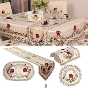 Retro European Pastoral Embroidered Floral Tablecloth Table Runner Home Kitchen Dining Room Decoration Decor 240325