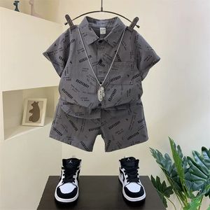 Shortsleeved Set Tshirt Shorts 2 pcs set Boys Summer Babies Fashion Round Neck Tracksuits Childrens Clothing 212 years 240323