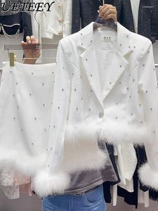 İş Elbiseleri 2024 Sonbahar Işık Lüks Zarif Rhinestone Suit Ceket Devekuşu Kürk Kısa Etek Moda İki Parçalı Kadınlar İçin Set