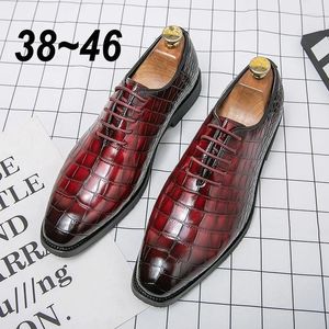 Scarpe casual firmate da uomo in pelle verniciata rosso abito nero abito di lusso mocassini derby italiani calzature da lavoro formali per uomo