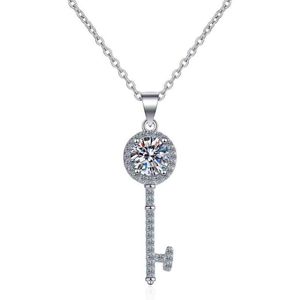 Godkänd diamanttest Moissanite 925 Sterling Silver Nyckel Simple Clavicle Chain Pendant Necklace Women Fashion Söta smycken 05-1CT230Q