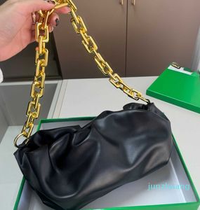 Tasarımcı -Pouch Bag Bulut Cowhide Deri Deri Kadınlar Kalın Zincir Çanta Omuz Crossbody Hambra Bag Partisi Dokuma Tasarımcı Debriyajı