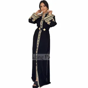 2023 Marokkanische Kaftanfrauen Gold Applique Perlen Stand Collar Abaya für Hochzeitsfeier Dubai Middle Kaftan LG Ärmel mit Gürtel C3JD#