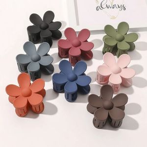 Korea Flower Shape Hair Claw Clip for Women Girls Barrette Crab Hair Claws Ponytail Hairpins Bath Barrette Huvudkläder Tillbehör