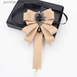 Bow Ties Womens Luxurious Rhinestone Bow Tie Korean British College Style Uniform Shirt Professional Dress Collar Brosch Accessories Y240329