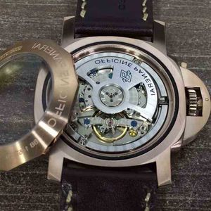 Luksusowy zegarek Automatyczny ruch mechaniczny z nocnym światłem i datą wodoodporności C8RN