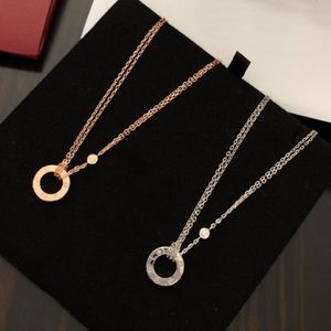 Diamonds Love Series Tillverkare Wholer Luxury Pendant Halsband Märkesdesign Högkvalitativ Populär för Party 18K Gilded CLA324I