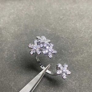 Designer Van New Flower Set Diamond Trendy Pierścień Pełna różowa złota biała biżuteria TM8L