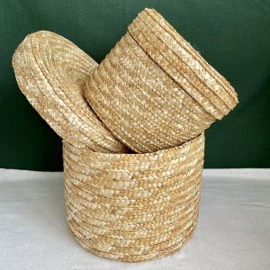 Kosze luanqi 1pc ręcznie robiony słomkowy koszyk przechowywania z pokrywką Organizer Organizer pudełka pralni kosze rattan magazynowe kwiat Baske