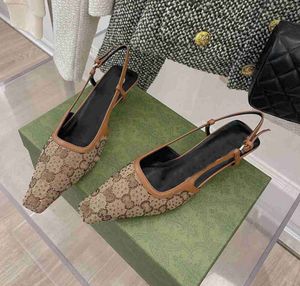 Sandallar tasarımcı Sling Summer Moda Kadınlar Lüks Rhinestone Düğün Sandles Kaydırıcılar Yüksek Topuklu Ayakkabı Gucsity Moda Ayakkabı 434556