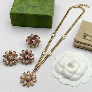 10% OFF 2023 Jewelry ed Piece Double Flower Rhinestone Necklace Earrings Brass Fashion Versatile Chain311j