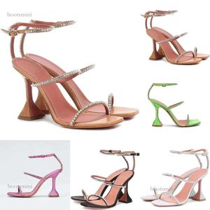 2024 Ny sommarsandalsko Strange Cup Heel 3 Rhinestone Strap Spike-Heels Party Women Wedding Fashion Designer Brands