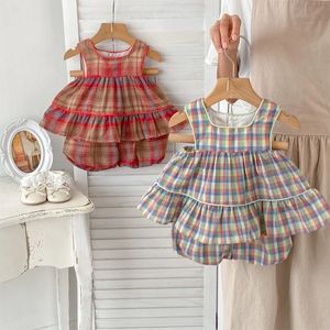 MiniAinis Sommer Baby Gitter Sling Top Und Blütenknospen Shorts 2 Stück Anzug Mädchen Rot Grün Kleidung Set Mädchen Baumwolle kleidung 240323