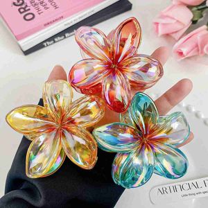 Hårklipp Ny plumeria Hårklipp Flower Hair Claw Clip Trendry Hair Clip Korean Hårtillbehör för flickor Hårgrip Hönsvagnar Y240329