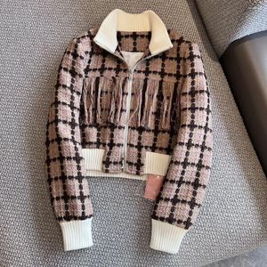 Kvinnans jackor 2024 Spring/Summer Wear Fashion Wool Tassel Short Grov Fancy Color Matching Plaid Coat 0302