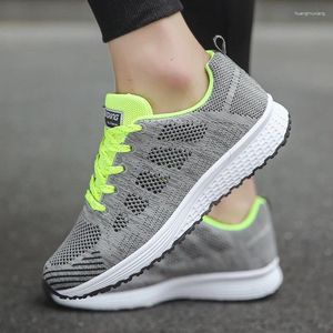 Sapatos casuais mulheres correndo moda masculina malha respirável andando tênis liso jovem estudante jogging formadores ginásio branco calçado feminino