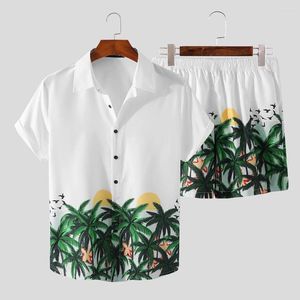 Herrspårmän Hawaiian set omfamnar semester vibbar med vår lösa casual -knappskjorta och shorts (130 tecken)