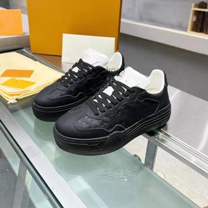 Designer Scarpe GROOVY Sneakers con plateau Scarpe basse in rilievo Scarpe da ginnastica classiche in pelle di vitello in bianco e nero con stampa taglia 35-41 3.20 16