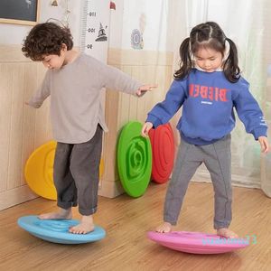 Sensory Training Balance Board Kid Toys Twist Boards Spela Sport Entertainment Rocking Board Balance Training Activity 3-6 år