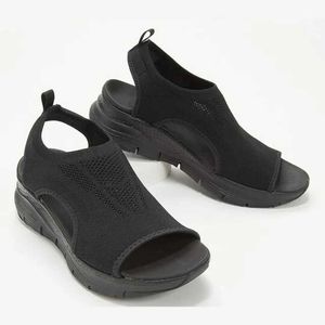 Sandals Womens Shoes Summer 2024 مريحة للرياضات الترفيهية الشاطئ على الشاطئ منصة رومانية بالإضافة إلى حجم H2403283TFN