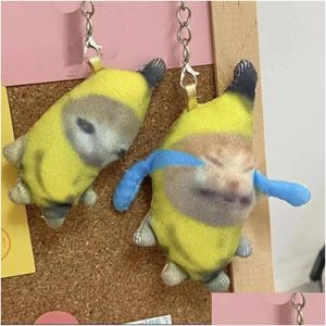 猫のおもちゃ1/2pcs kawaii banana pendantかわいい泣く面白いキーチェーンカーバッグクラスメートドロップ配達へのギフト