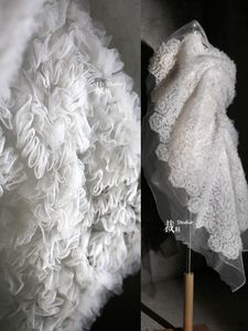 Branco tridimensional gaze bordado textura pesada micro-permeável tecido vestido de casamento tecido designer