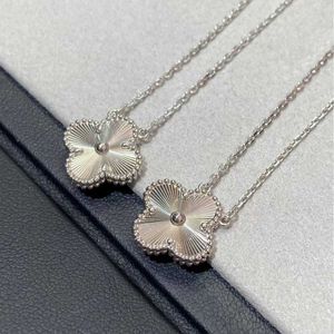 Designer Brand 925 Sterling Silver Van Laser Clover Necklace Pläterad med 18K Gold Single Flower Lucky Grass Pendant Collar Kedja Hög version